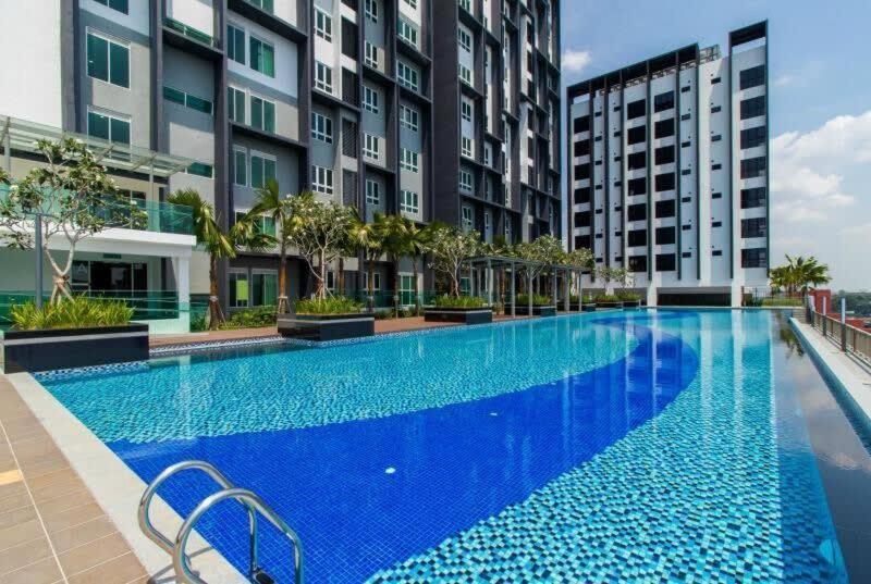Naibnb In Impiria Residensi Apartment