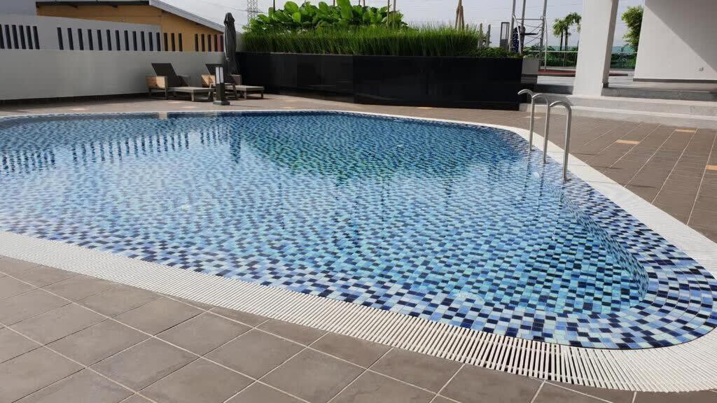 Naibnb In Impiria Residensi Apartment *